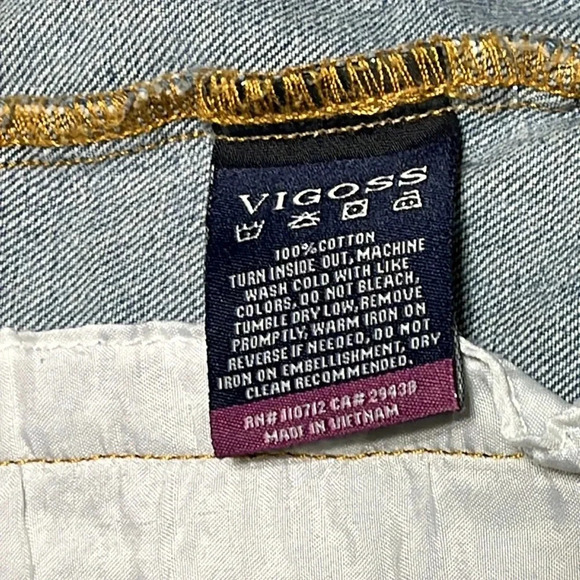 Vigoss jean jacket size small distressed ￼ - Picture 6 of 9